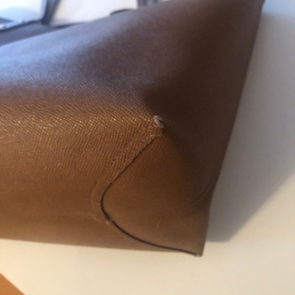 Coach Reversible Signature Saddle Tote Bag With Detachable Pouch. ON HOLD - Picture 11 of 16